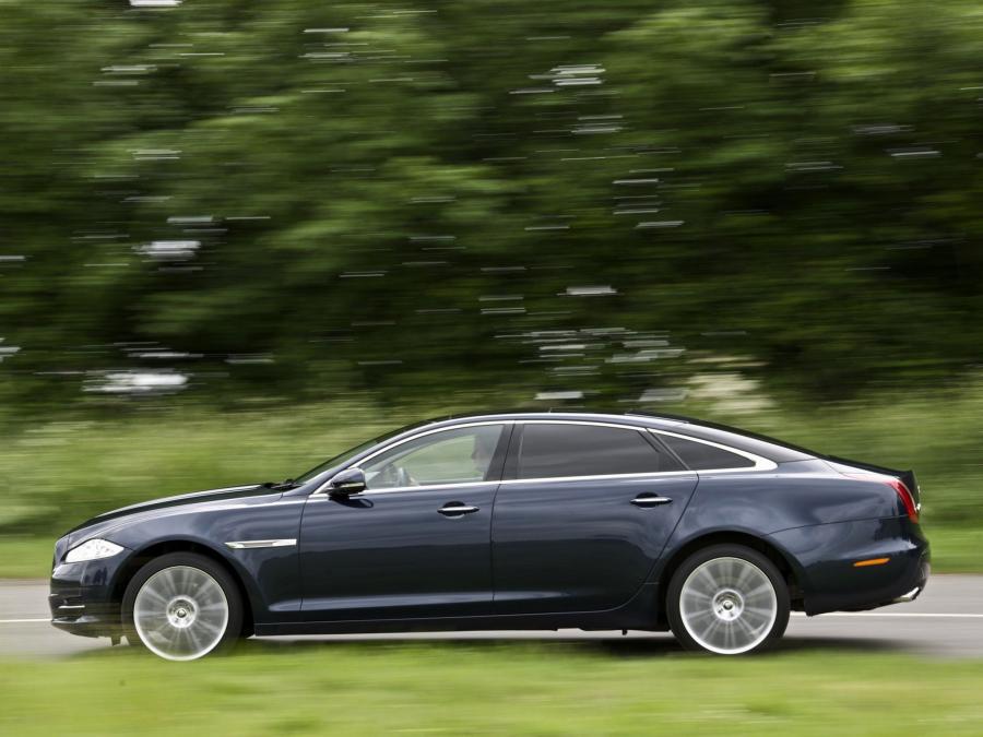  Jaguar XJL 2010 года  (UK) (фото 18 из 31)